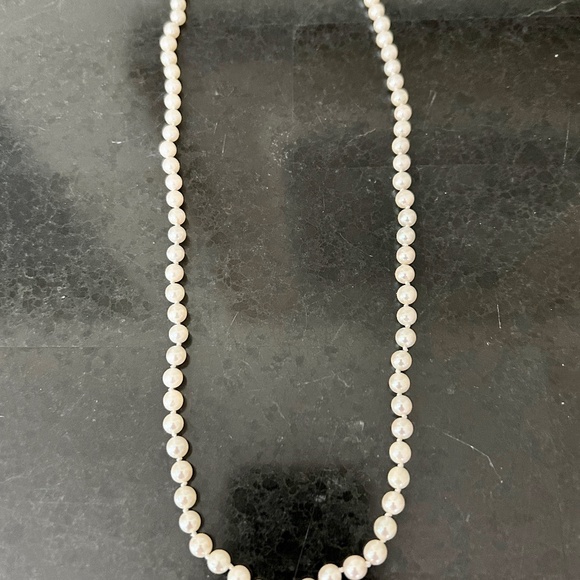 Pearl Necklace With Sterling Silver Clasp - Picture 2 of 3